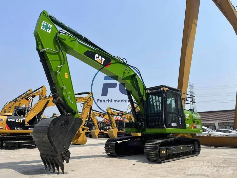 CAT 320 D 2 حفارات زحافة