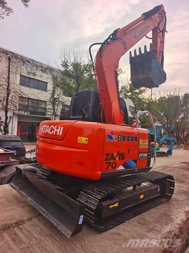 Hitachi Zaxis 70 حفارات زحافة