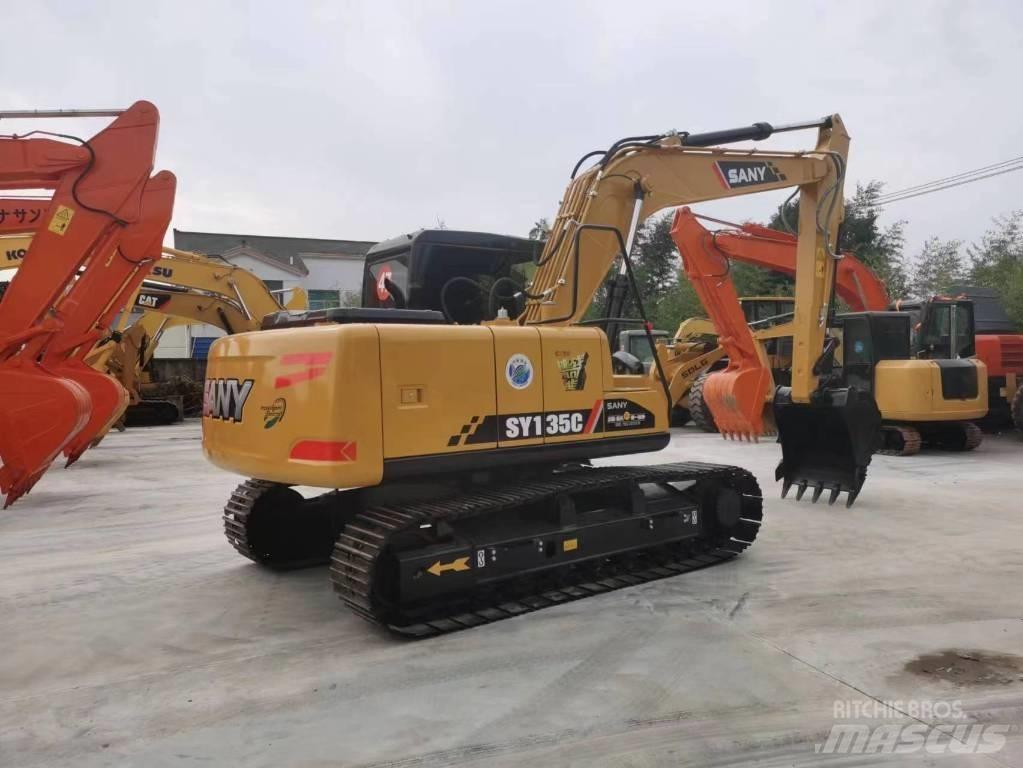 Sany SY 135 C حفارات زحافة