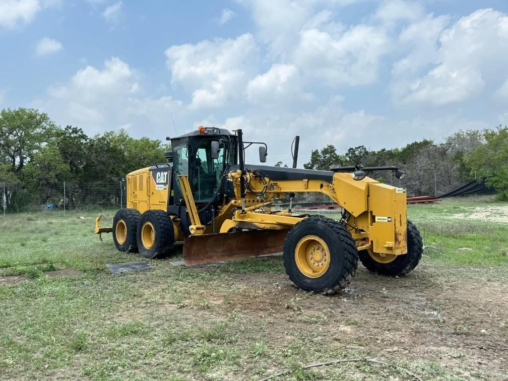 CAT 140M3 معدات تمهيد الطرق