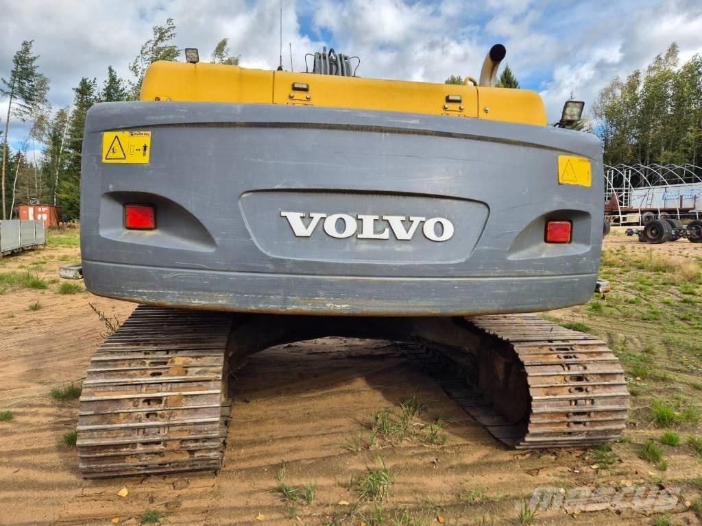 Volvo EC 240 B LC حفارات زحافة
