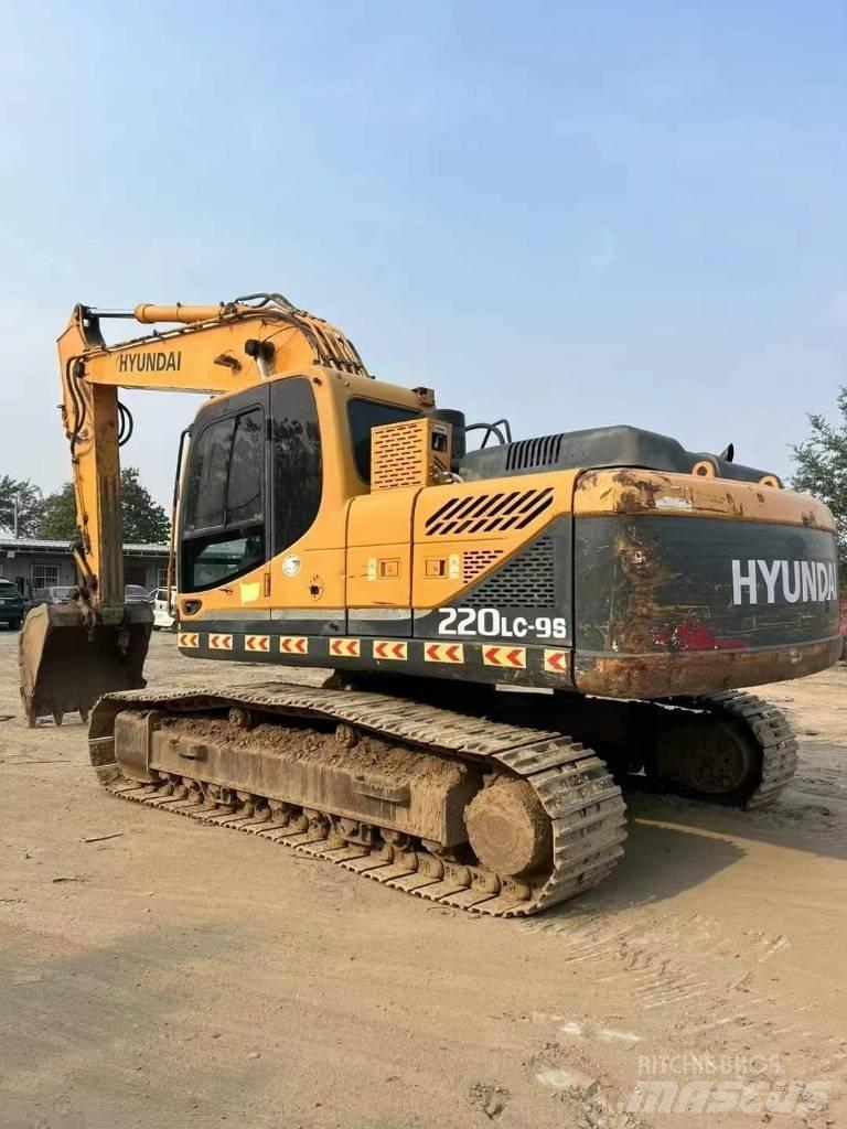Hyundai 220lc-96 حفارات زحافة