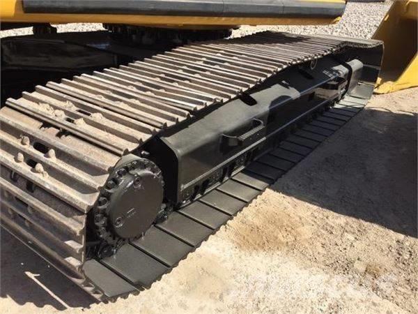 CAT 325 D حفارات زحافة