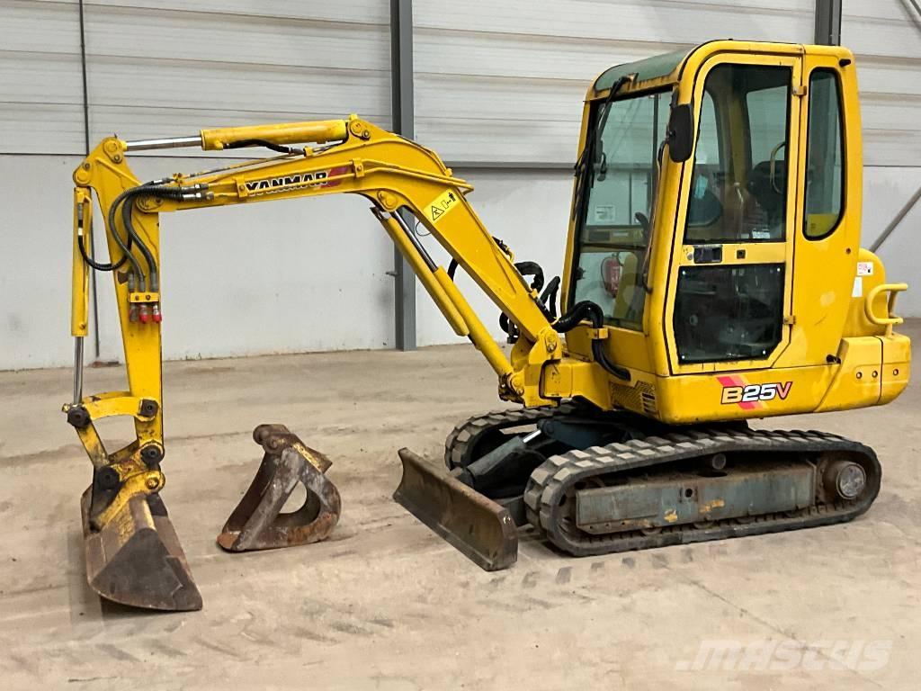 Yanmar B 25 V حفارات صغيرة أقل من 7 طن (حفارات صغيرة)