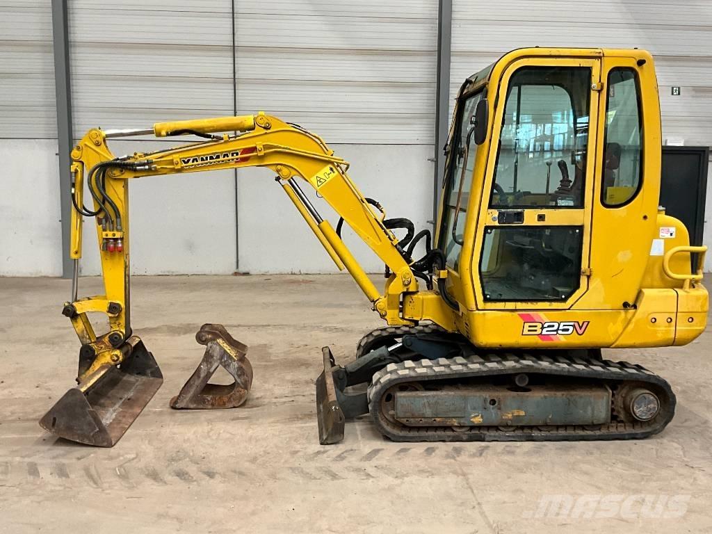 Yanmar B 25 V حفارات صغيرة أقل من 7 طن (حفارات صغيرة)