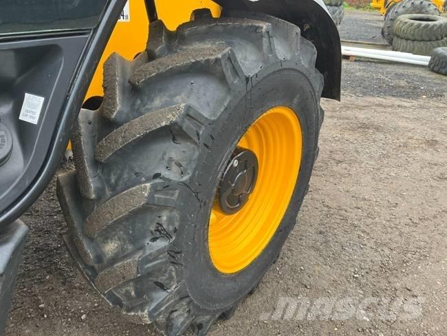 JCB 531-70 مناولات متداخلة