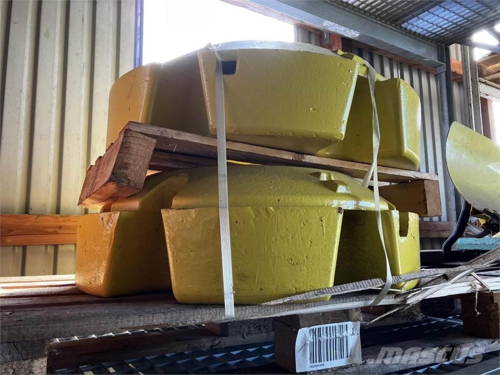 John Deere 620 kg ملحقات أخرى للجرارات