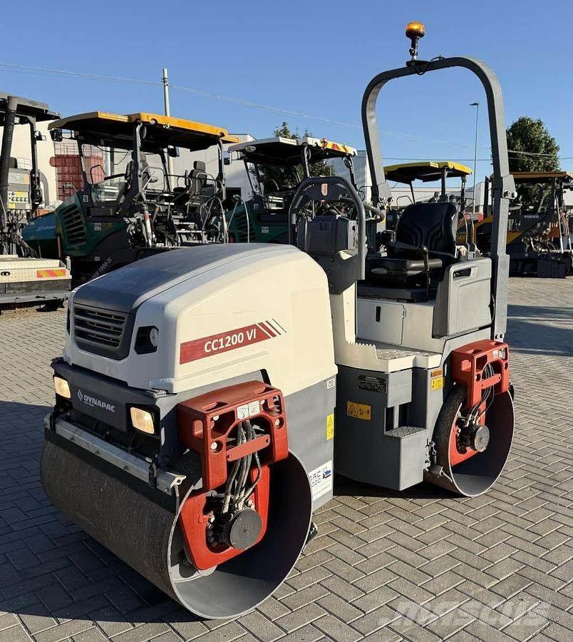 Dynapac CC 1200 VI مداحل ثنائية الاسطوانة