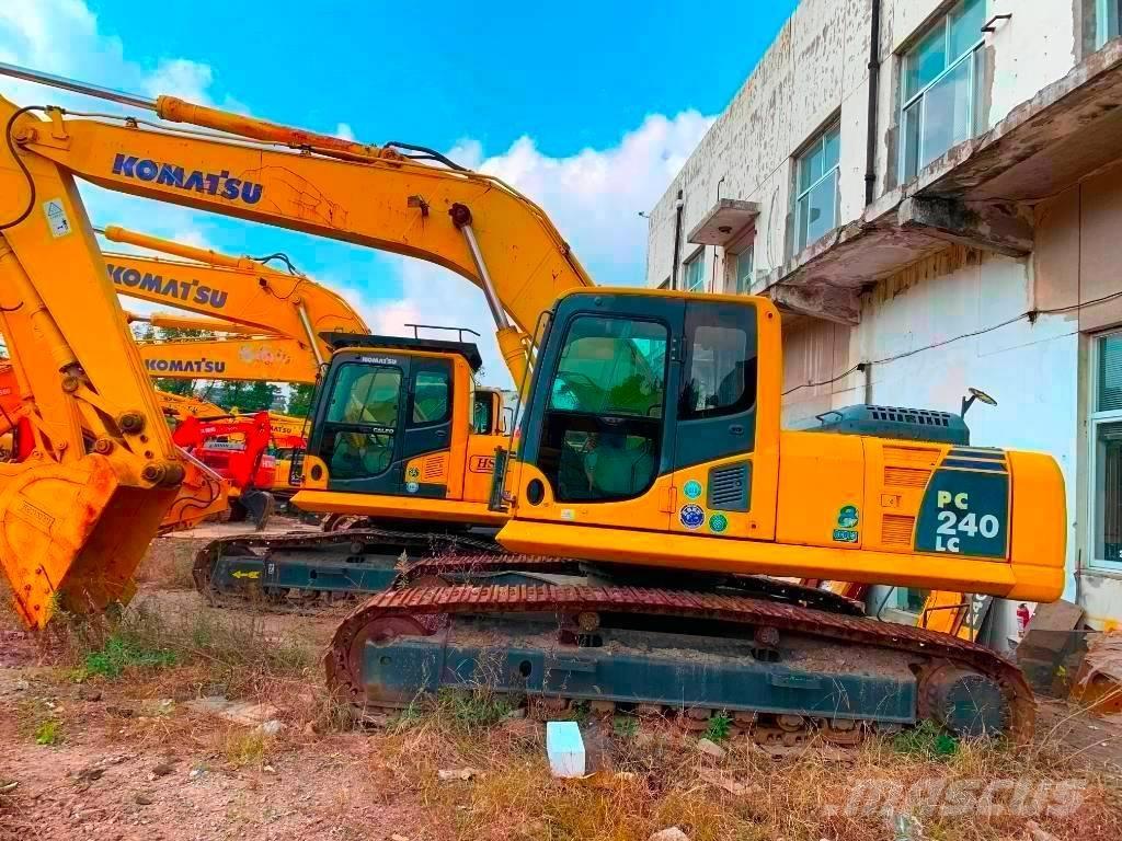Komatsu PC 240 حفارات زحافة
