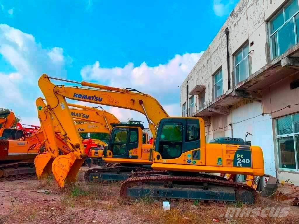 Komatsu PC 240 حفارات زحافة