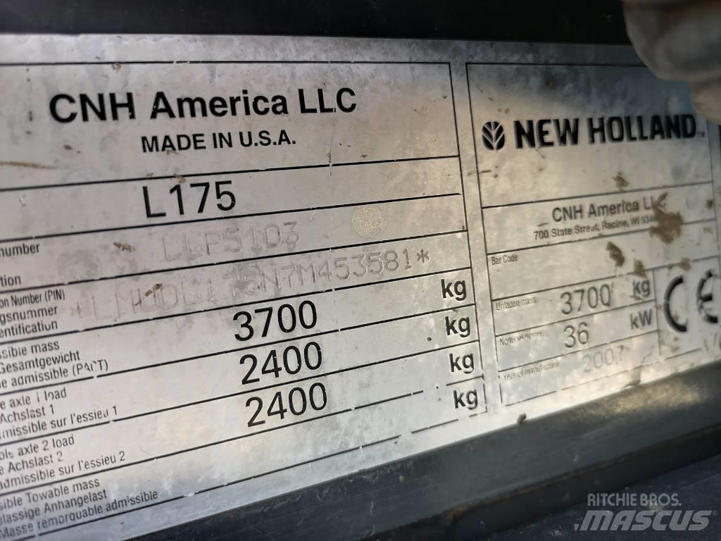 New Holland L 175 لوادر انزلاقية التوجيه