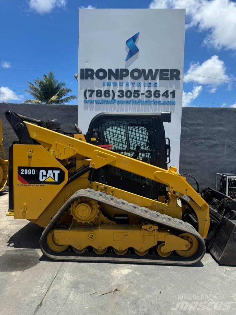 CAT 299 D 2 لوادر انزلاقية التوجيه