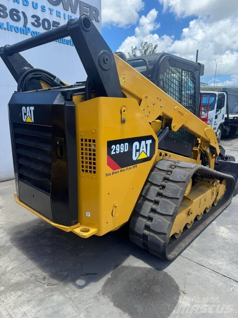 CAT 299 D 2 لوادر انزلاقية التوجيه