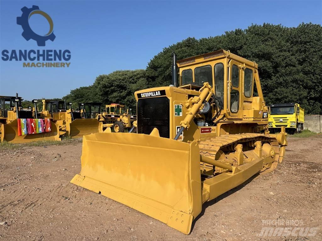 CAT D 7 G بلدوزرات مجنزرة