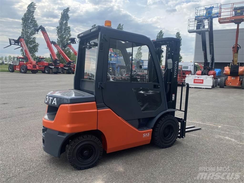 Toyota 52-8FDF25 شاحنات الديزل