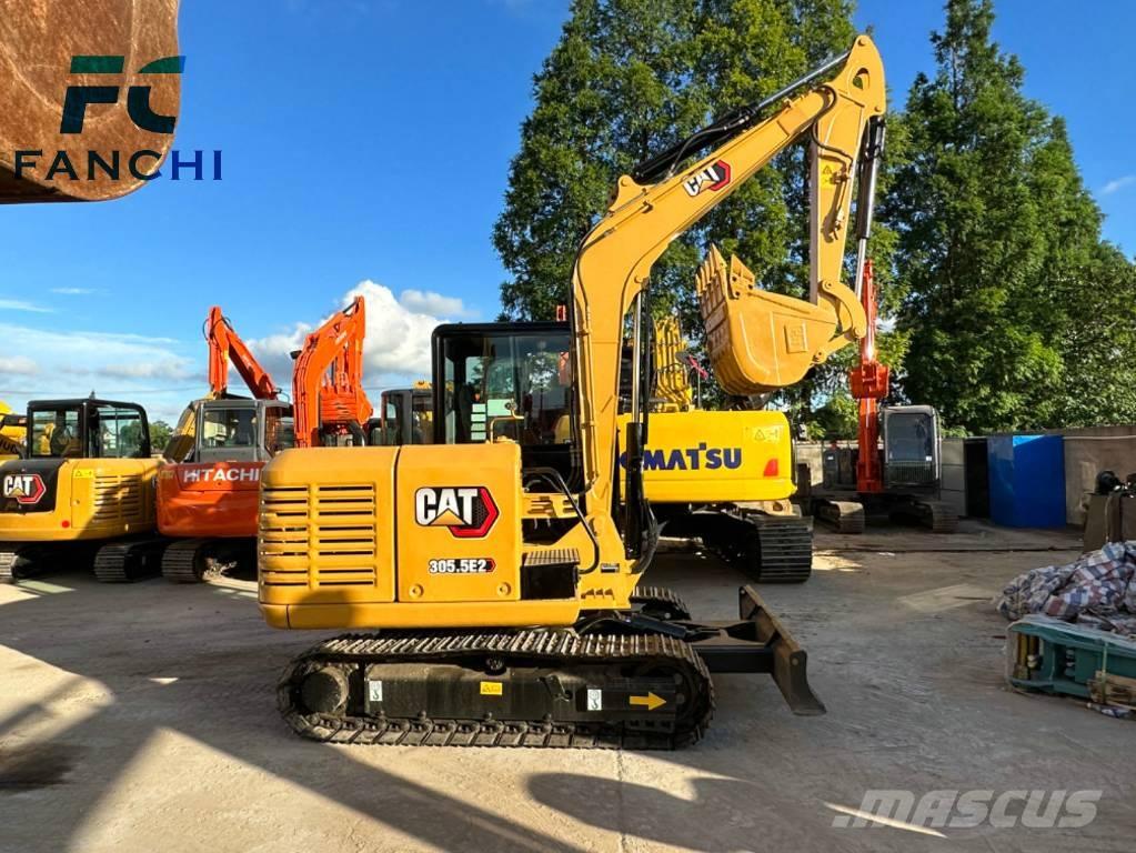 CAT 305.5e2 حفارات زحافة