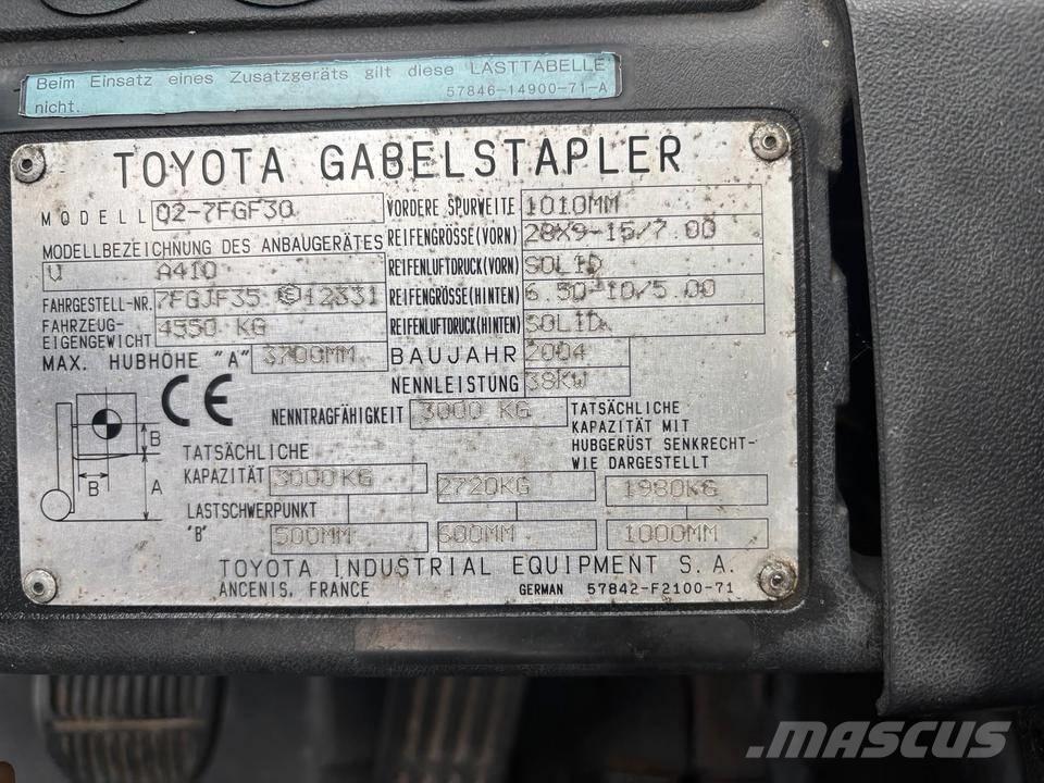 Toyota 7 FGF 30 شاحنات LPG