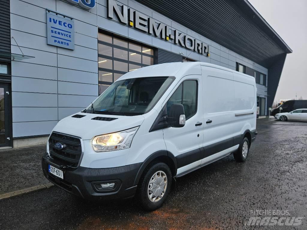 Ford Transit شاحنة مقفلة