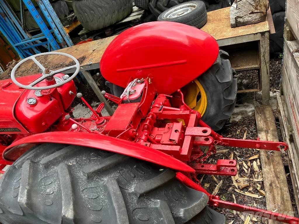 David Brown 850 الجرارات