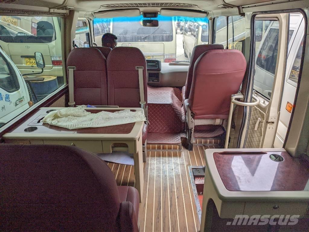 Toyota Coaster Bus حافلة صغيرة