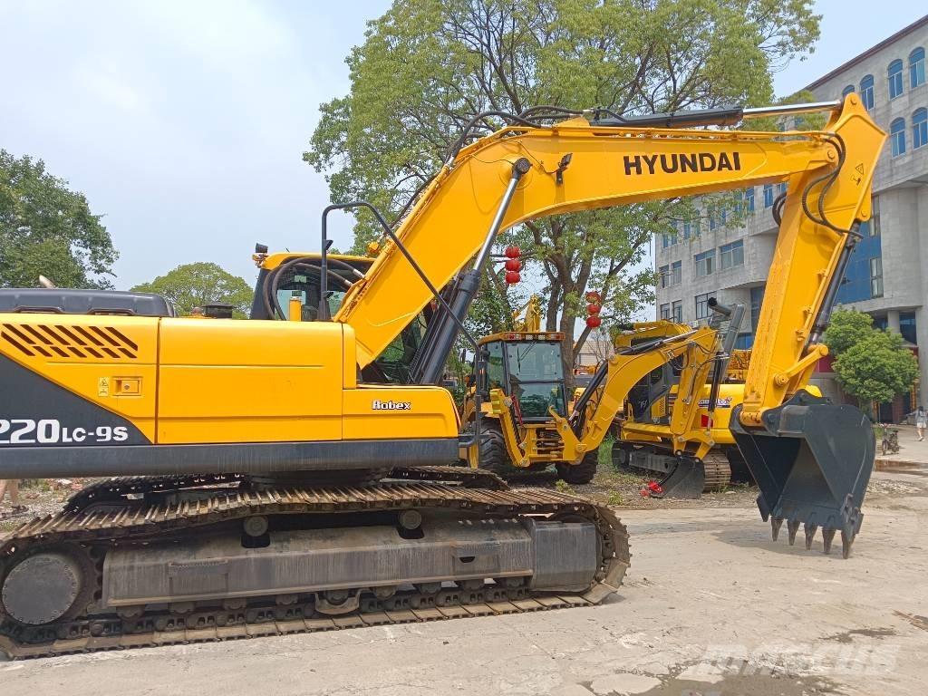 Hyundai R220LC-9S حفارات زحافة