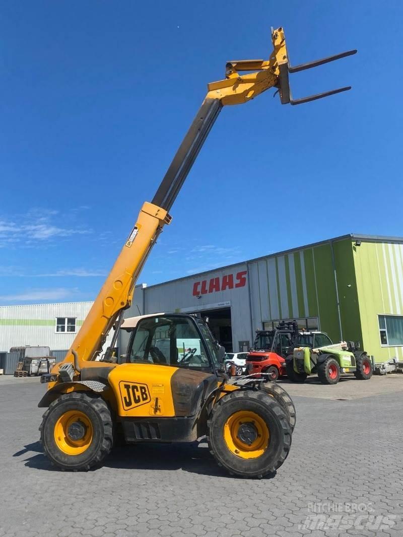 JCB 541-70 مناولات متداخلة