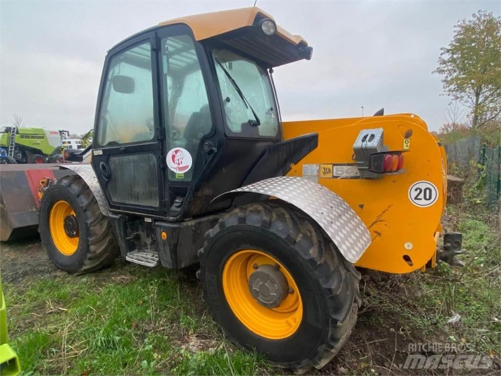 JCB 541-70 مناولات متداخلة