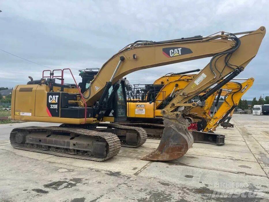 CAT 320 EL حفارات زحافة
