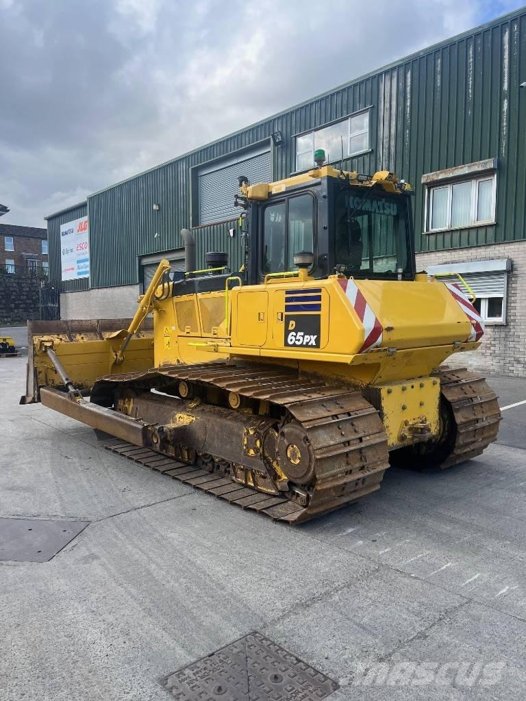 Komatsu D65PX-18E0 بلدوزرات مجنزرة