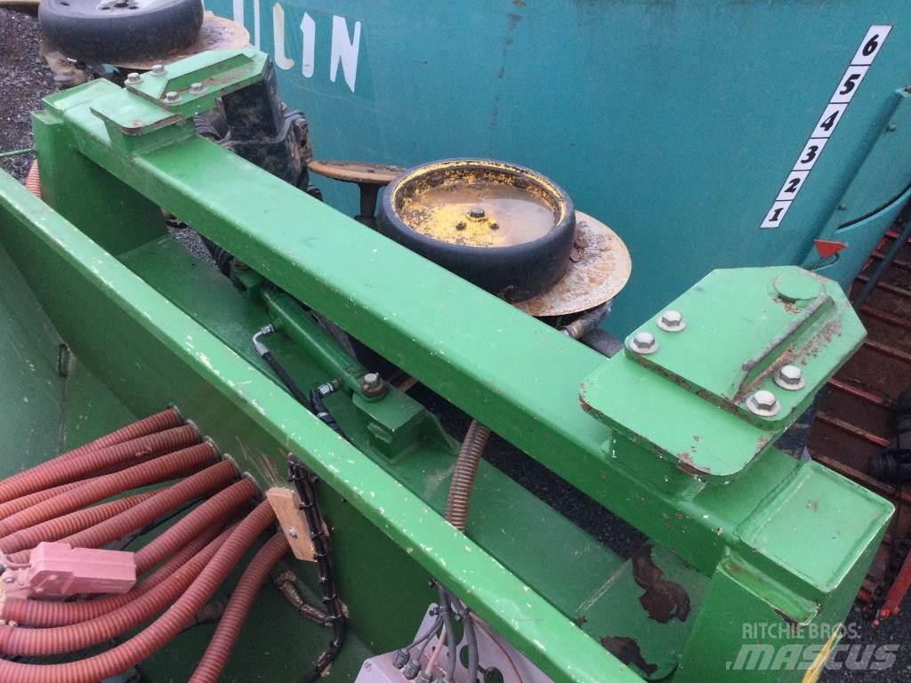John Deere 750 A مثاقيب مدمجة