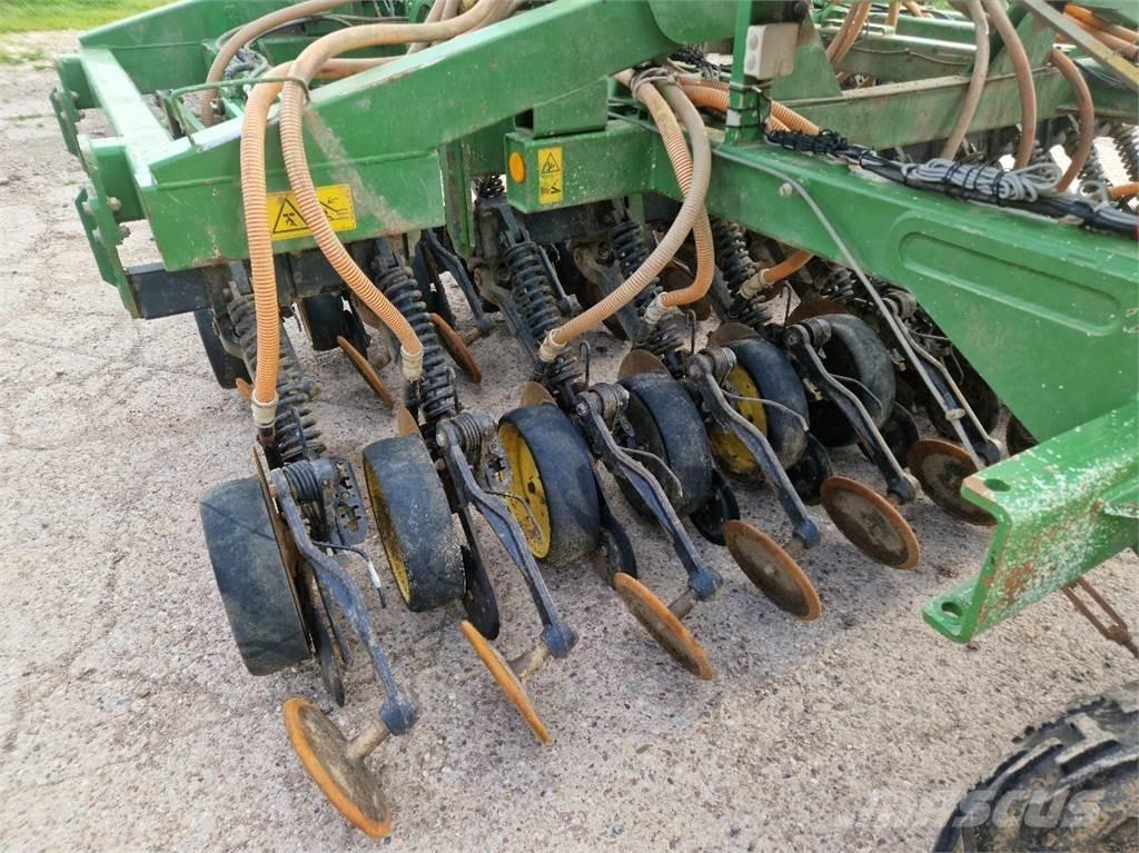 John Deere 750 A مثاقيب مدمجة