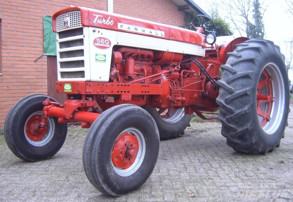 Farmall 560 الجرارات