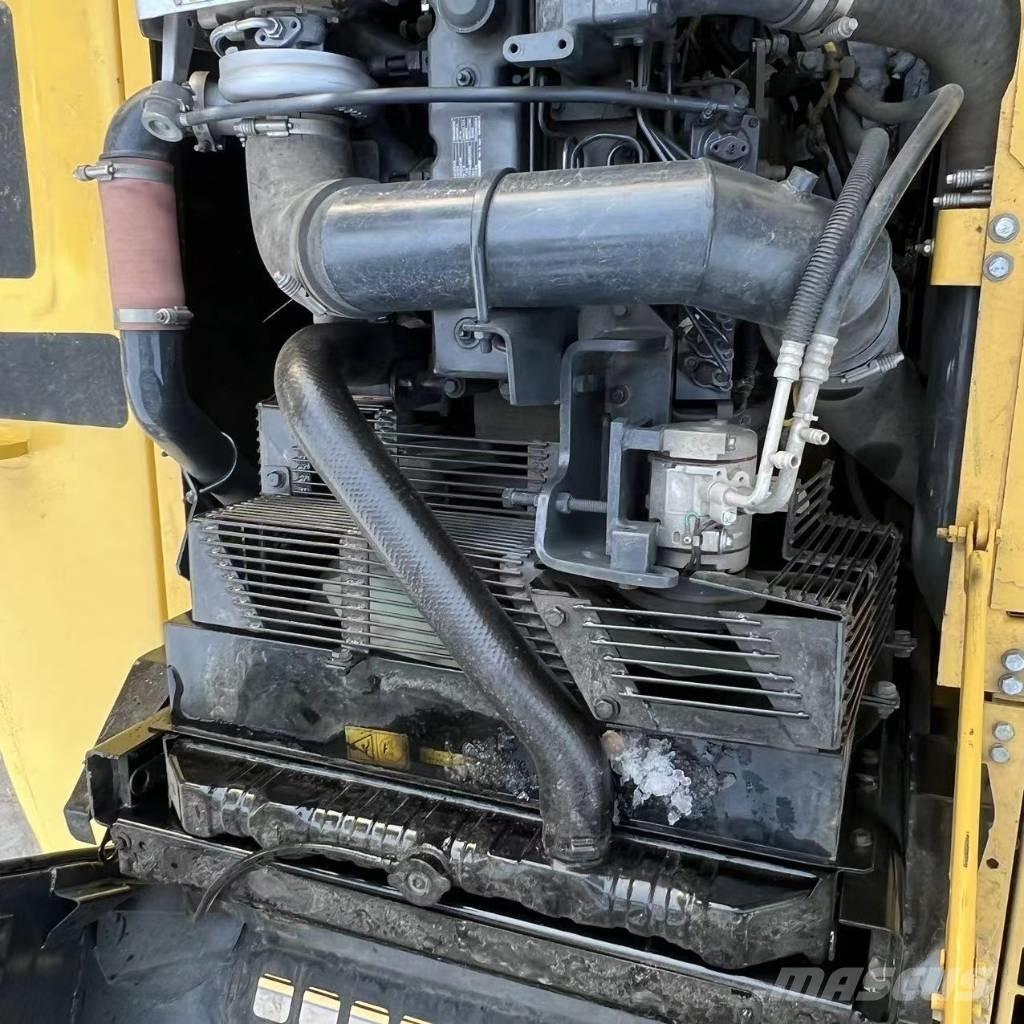 Komatsu PC 360-7 حفارات زحافة