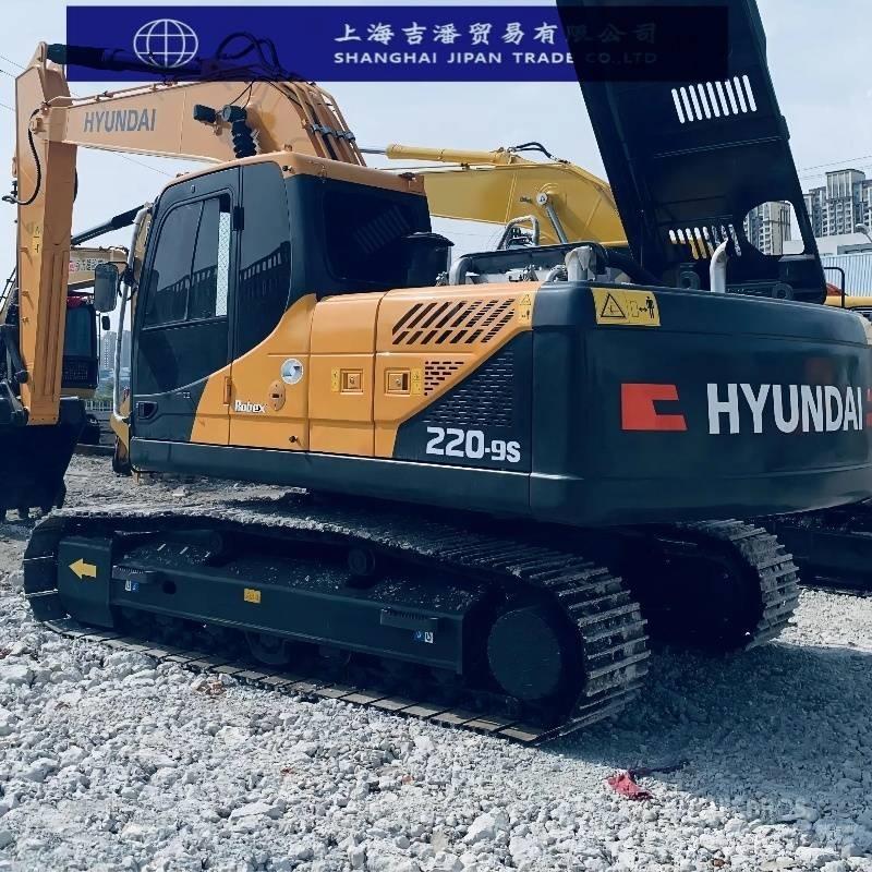 Hyundai R220 حفارات زحافة