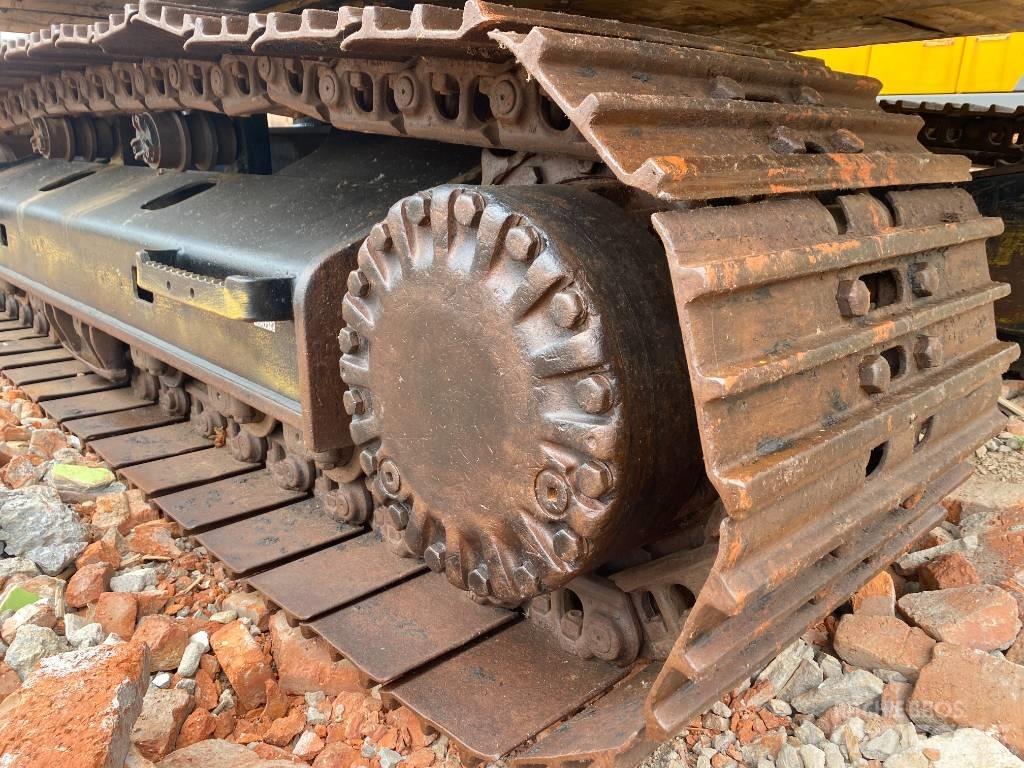 CAT 320 D L حفارات زحافة