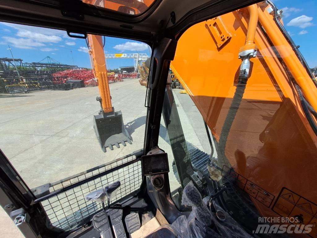 Develon DX225LC-7M حفارات زحافة