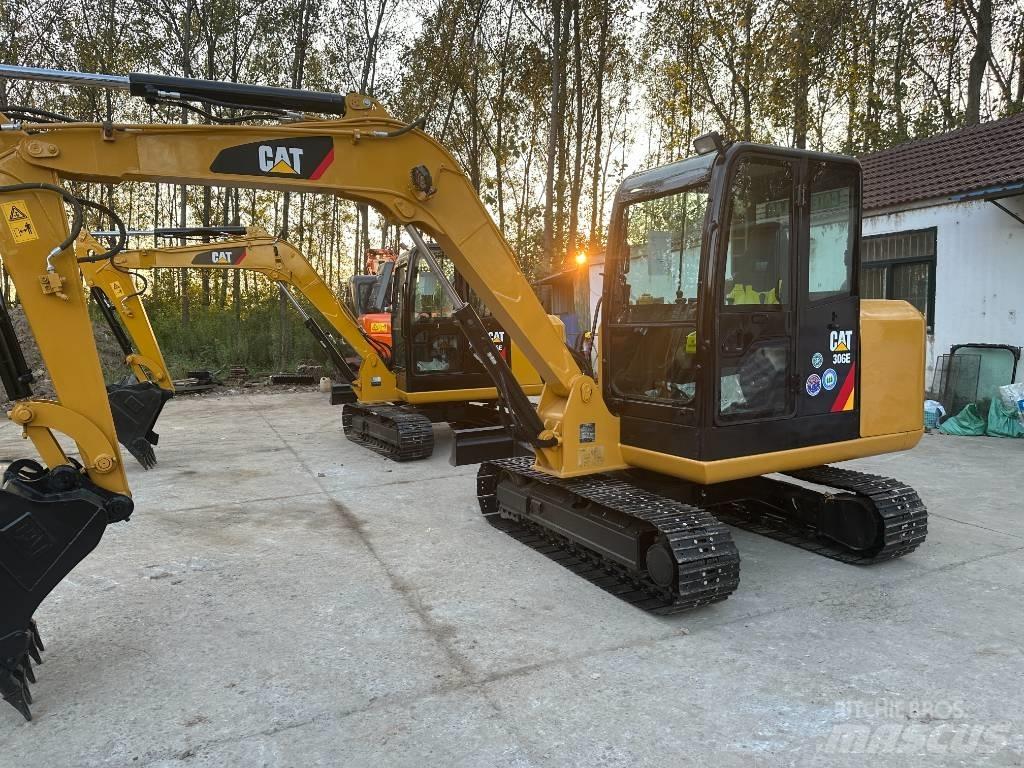CAT 306E حفارات زحافة