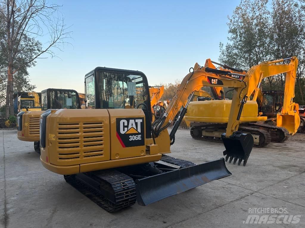 CAT 306E حفارات زحافة