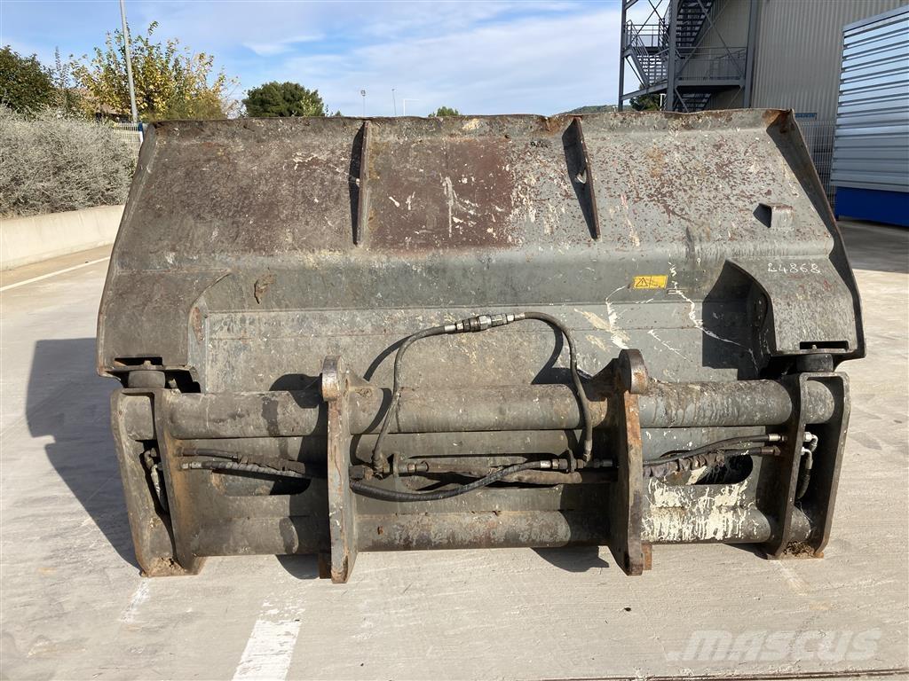 Liebherr L 538 لوادر بعجل