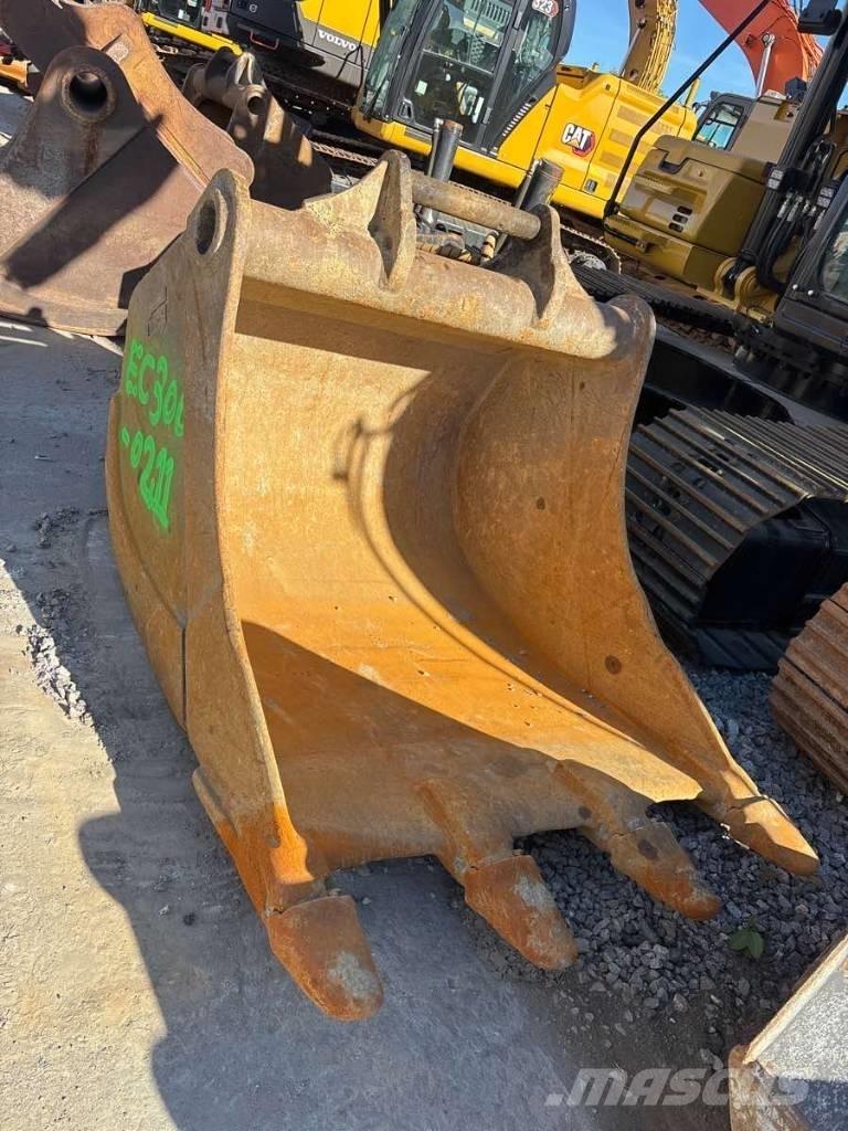 Volvo EC 300 EL حفارات زحافة