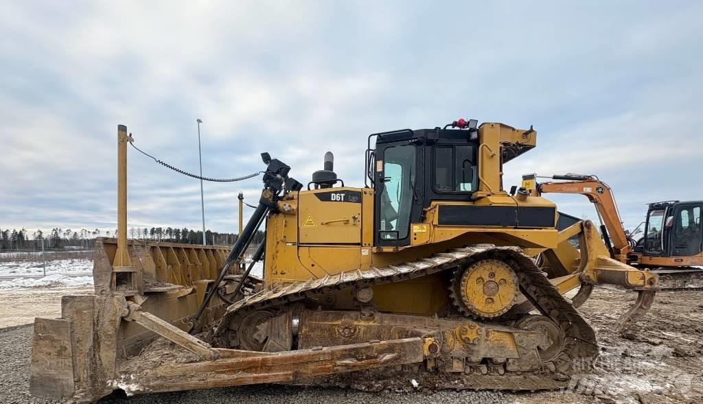 CAT D 6 T LGP بلدوزرات مجنزرة