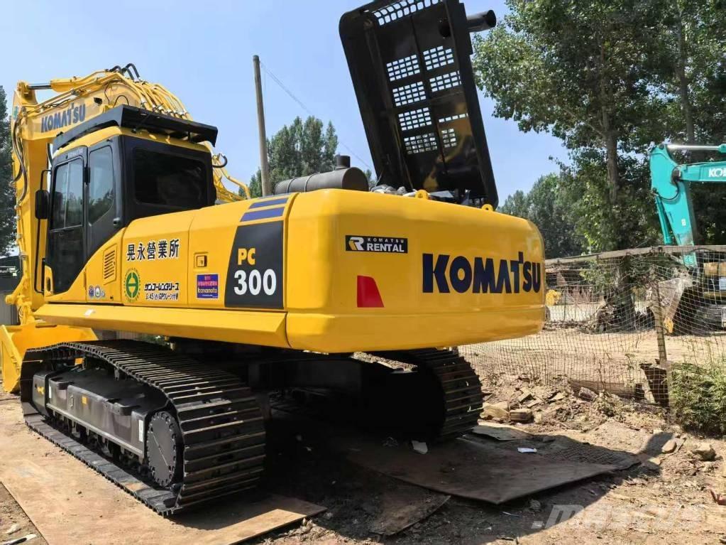 Komatsu PC 300 حفارات زحافة