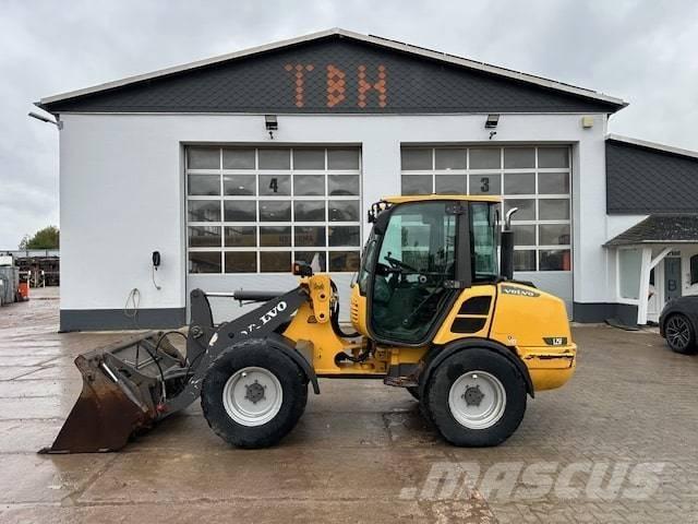 Volvo L 25 F لوادر بعجل