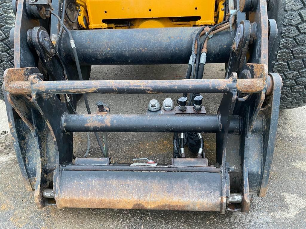 JCB 436 HT لوادر بعجل