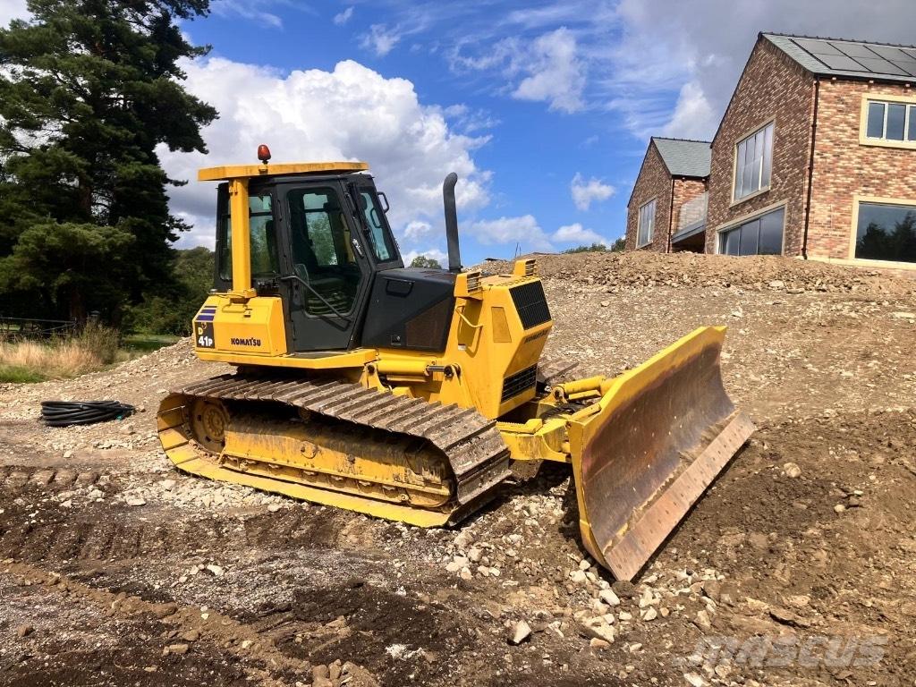 Komatsu D 41 P-6 بلدوزرات مجنزرة