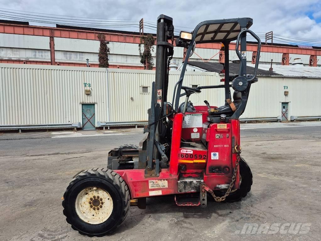 Moffett M50 شاحنات ذات رافعات شوكية - أخرى