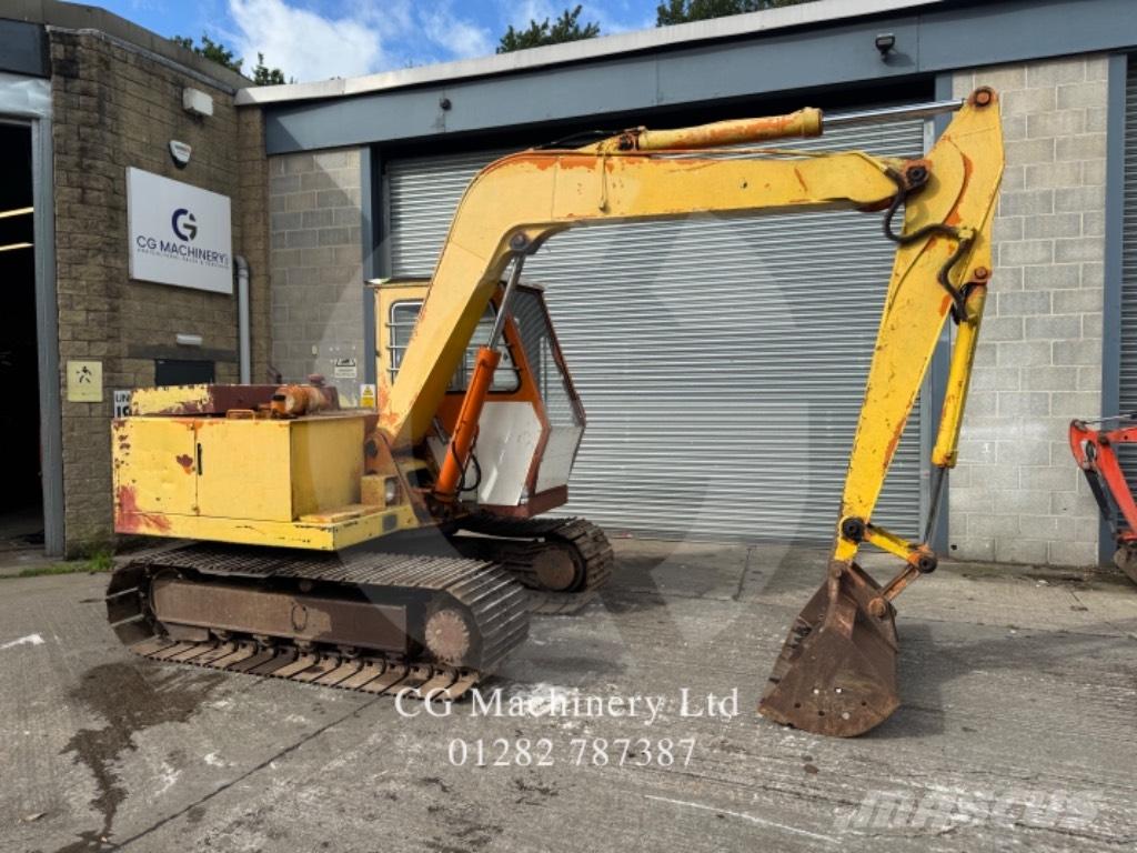 Hitachi UH031 حفارات زحافة