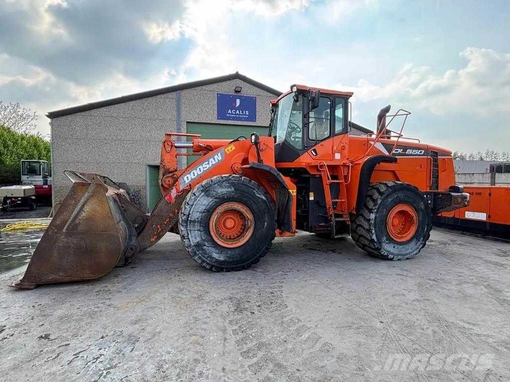 Doosan DL550 لوادر بعجل