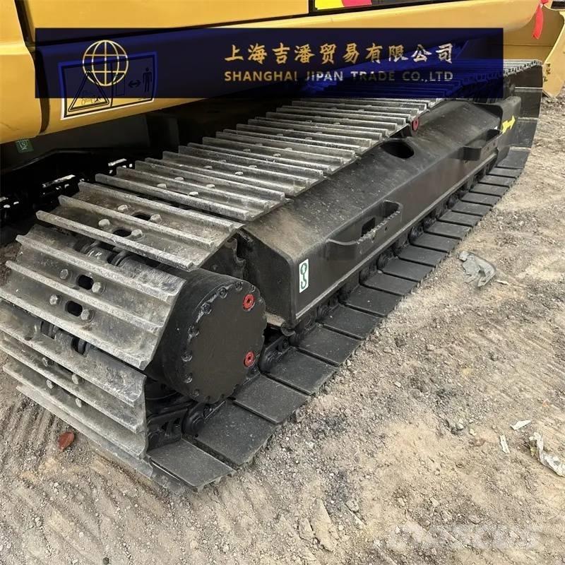 CAT 313 D حفارات زحافة