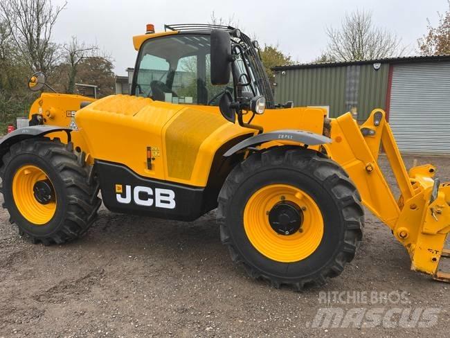 JCB 531-70 مناولات متداخلة